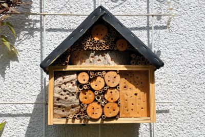selbst gebautes Insektenhotel (Foto: Lenz)