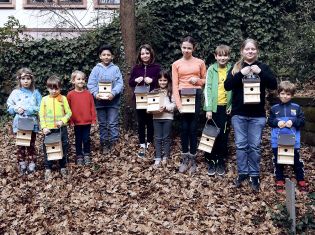 Nistkastenbau in der Volkshochschule Kaiserslautern